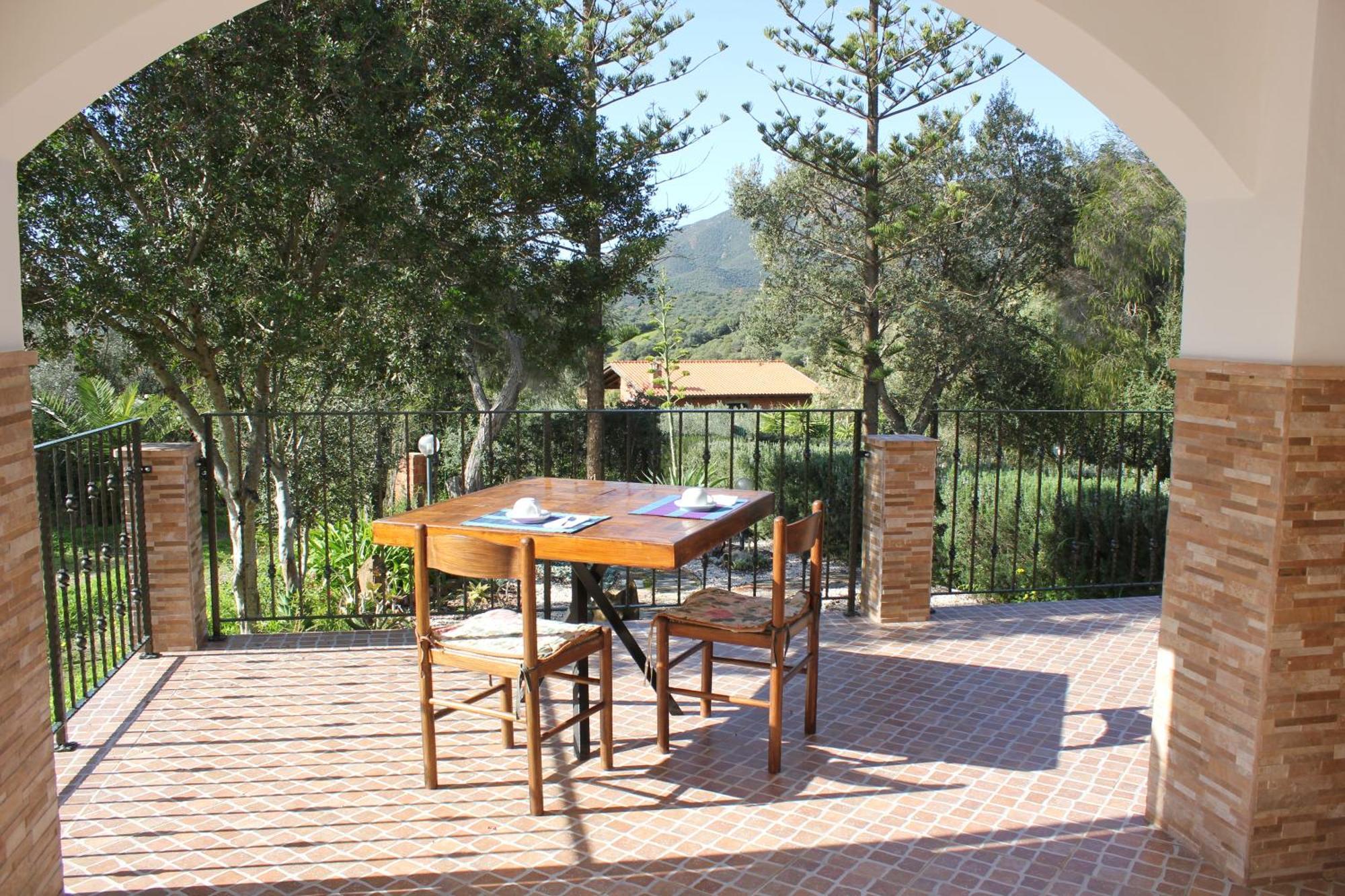 Gardenrocks Villa Fluminimaggiore Exterior photo